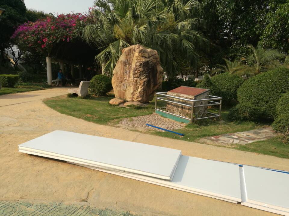 光明新區翠湖公園活動圍墻安裝2.jpg